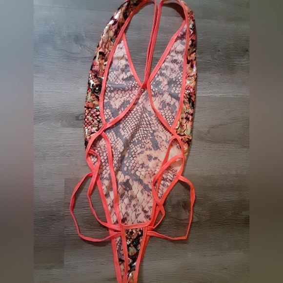 Custom Exotic Snakeskin Foil Print Suit - Picture 7 of 9